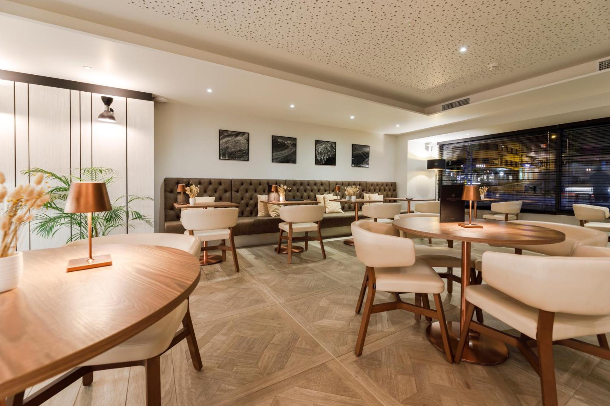 Ambassador Boutique 4*